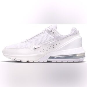 New NIB Women’s 8 White Grey Nike Air Max Pulse